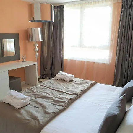 Daire Lake View 4 Bedroom *