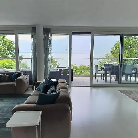 Lake View 4 Bedroom